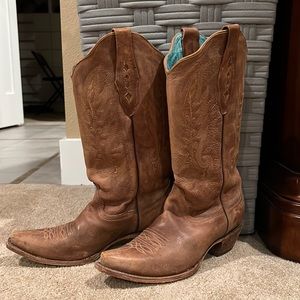 Fabulous pair of leather Corral Vintage Cowboy boots sz 9